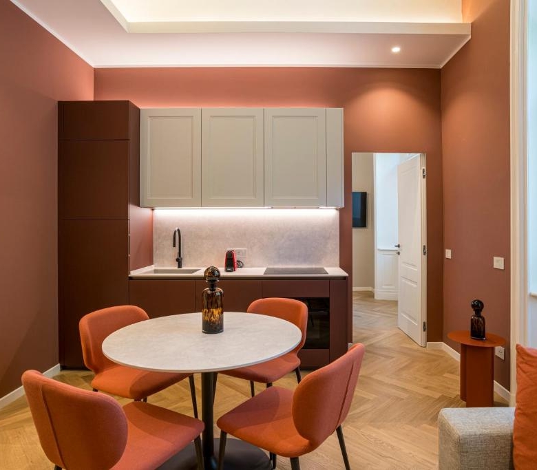 Cucina moderna con zona pranzo