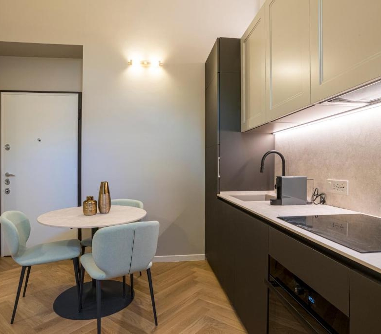 Cucina moderna attrezzata