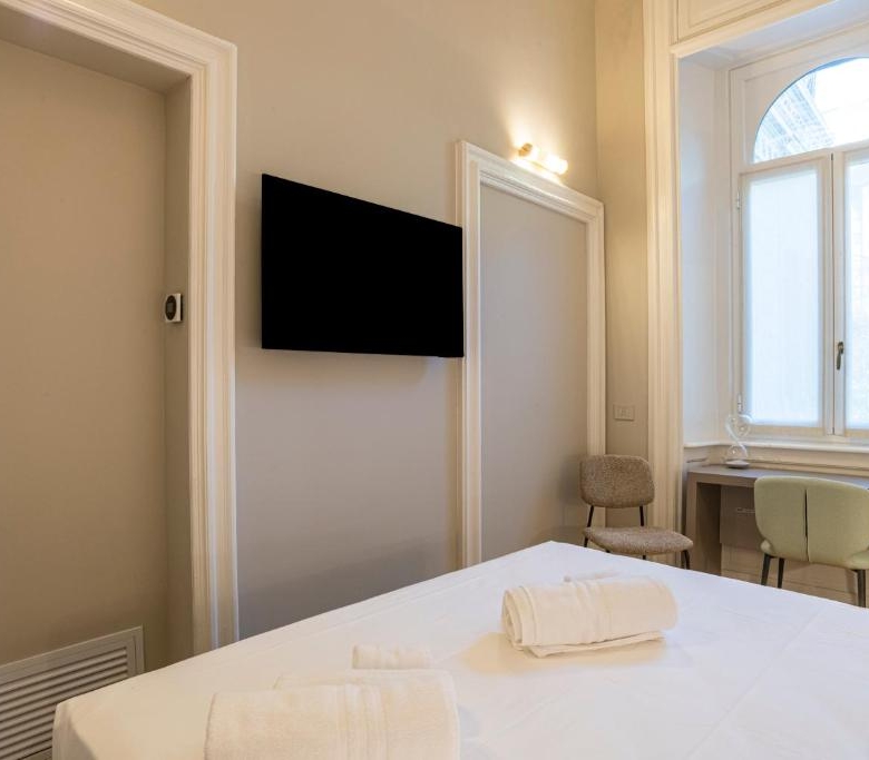 dettagi oletto e scrivania